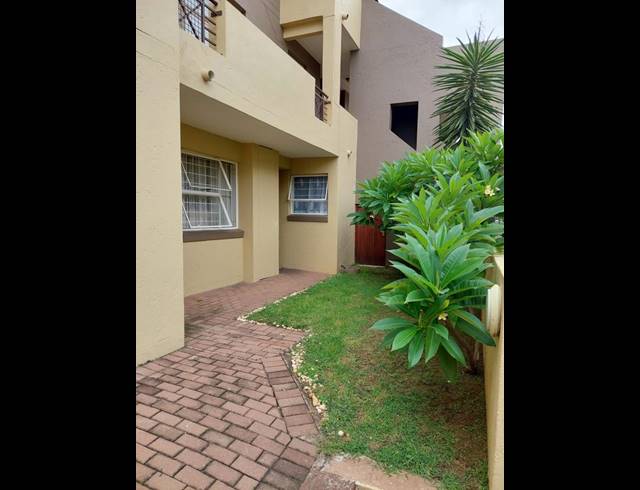 3 BEDROOM TOWNHOUSE FOR SALE IN VORNA VALLEY